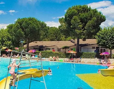 Kemp Happy Camp Mobile Homes In Cisano San Vito Bardolino