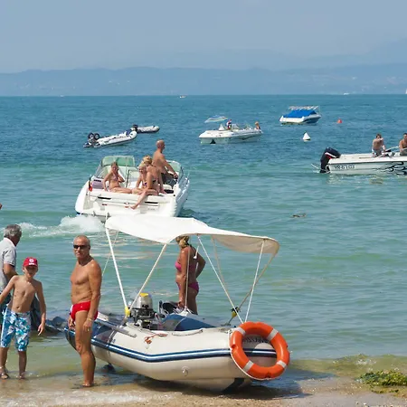 Kemp Happy Camp Mobile Homes In Cisano San Vito Bardolino