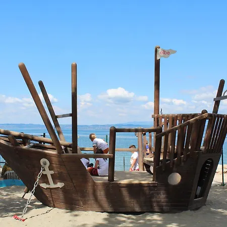 Happy Camp Mobile Homes In Cisano San Vito Kemp 4*